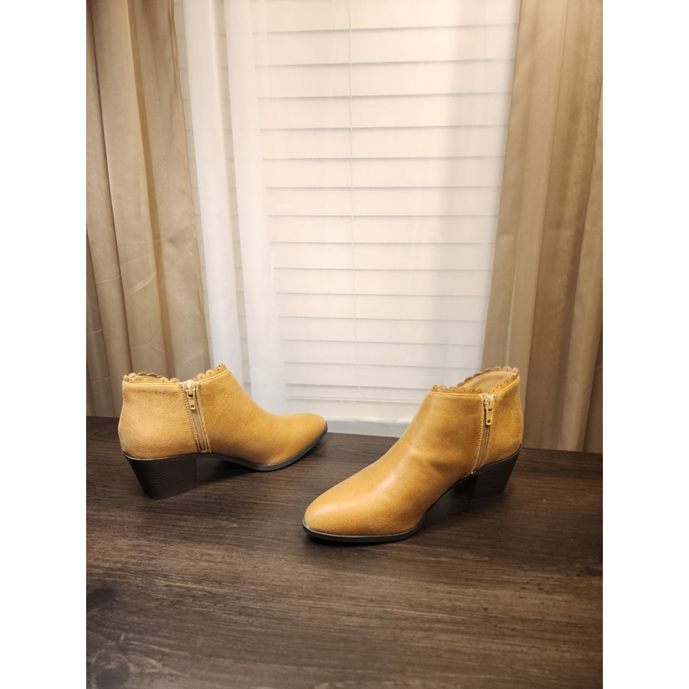 Journee Collection Tessa Scalloped Western Boots Booties - 7 M Khaki Tan - Picture 12 of 16